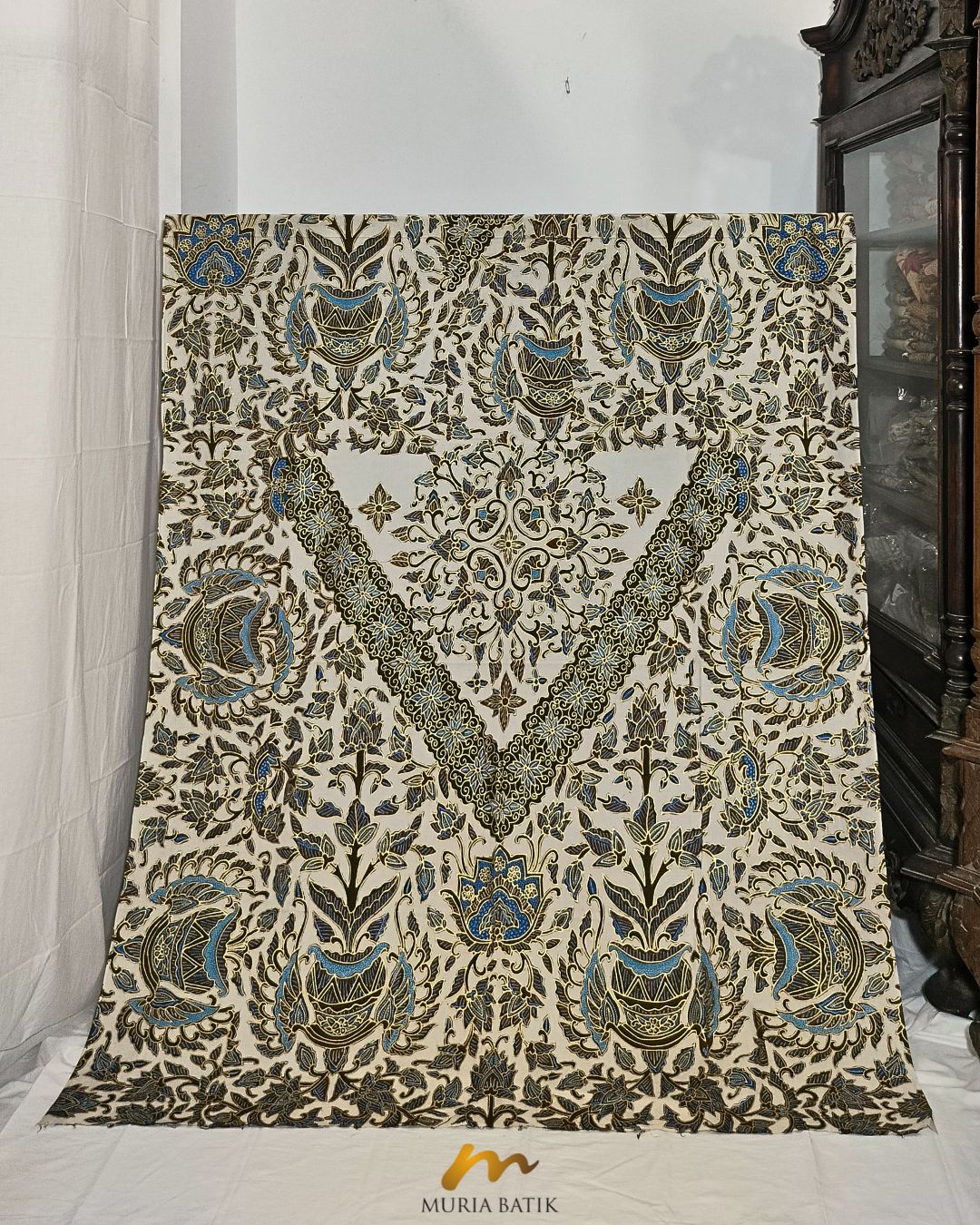 Kain Batik Tulis Perada Motif Buketan Guci
