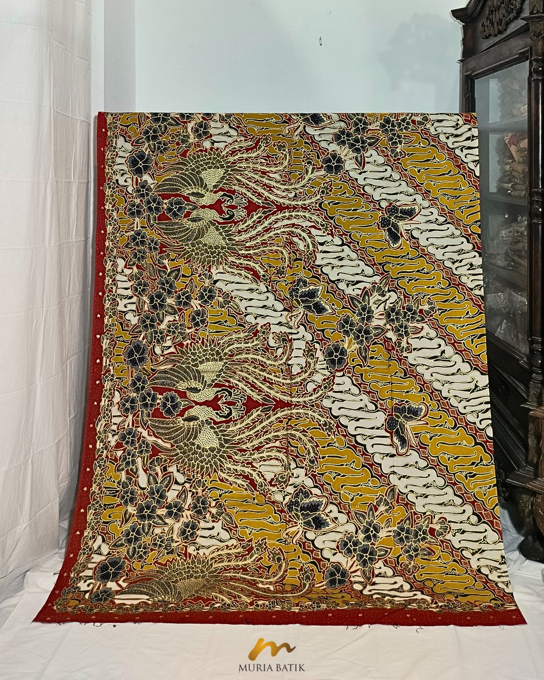 Kain Batik Tulis Perada Motif Merak Tarung