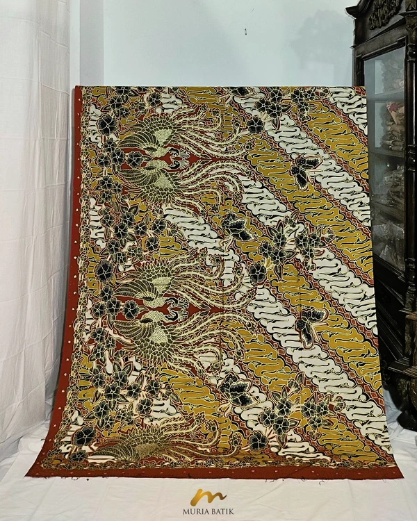 Kain Batik Tulis Perada Motif Merak Tarung