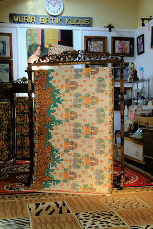 Kain Batik Tulis Halus Motif Air Tiga Rasa