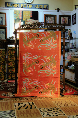 Kain Batik Tulis Halus Motif Jangkar Kapal