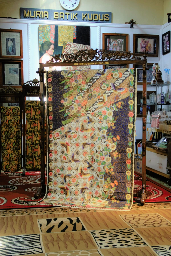 Kain Batik Tulis Halus Motif Hokkokai