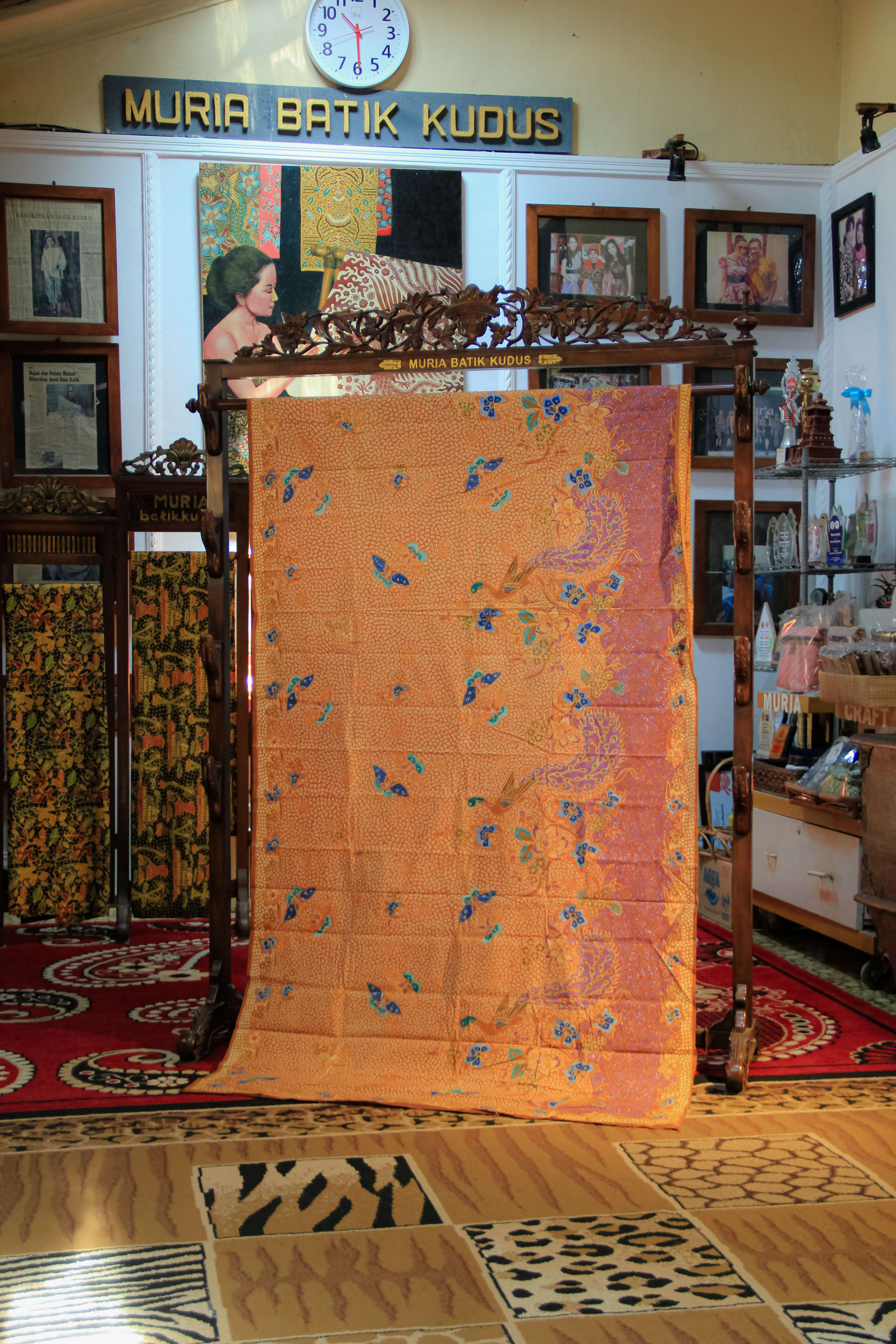 Kain Batik Tulis Halus Motif Merak