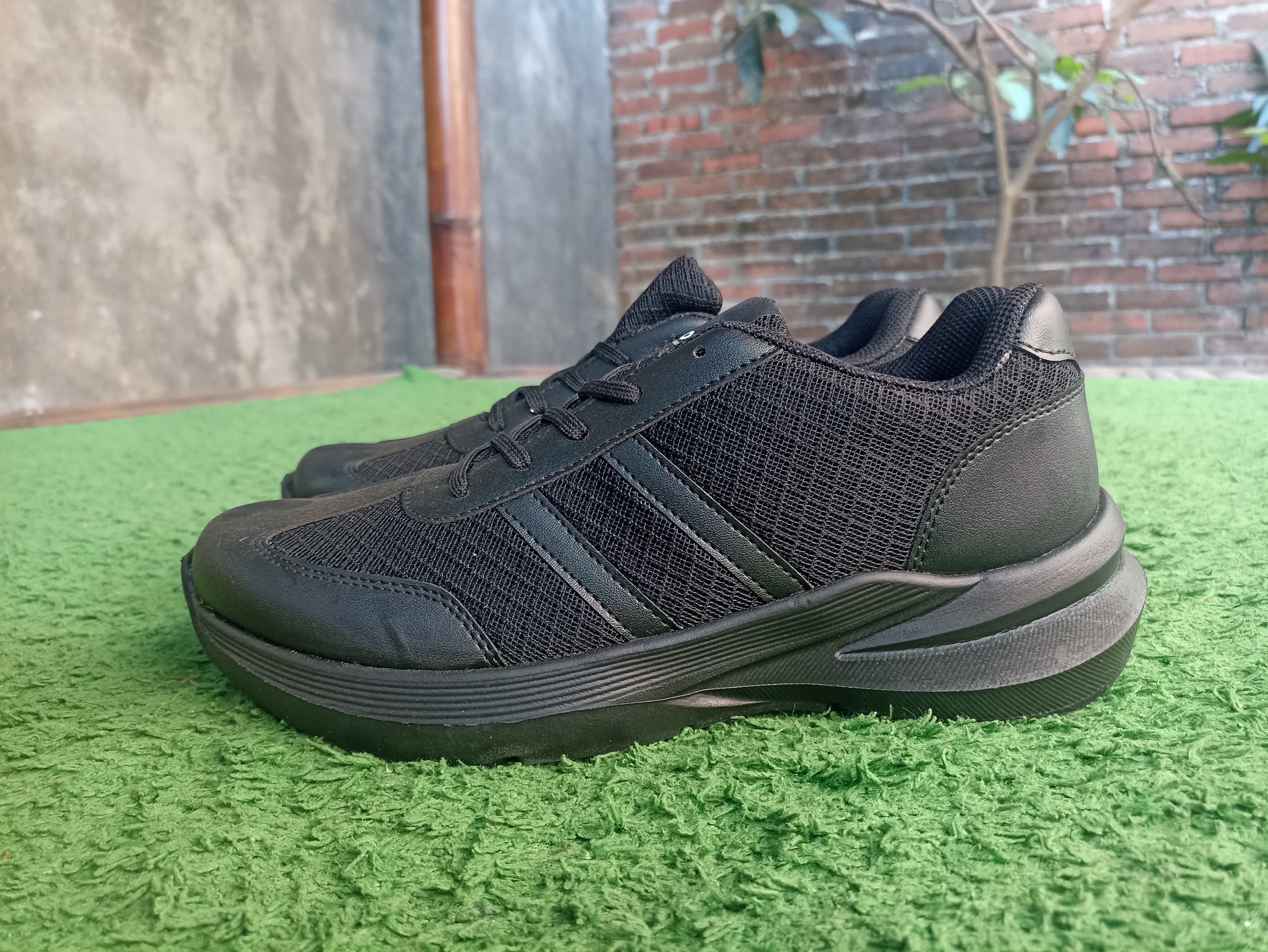 SEPATU NOBF - BTS001 BLACK