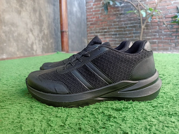 SEPATU NOBF - BTS001 BLACK
