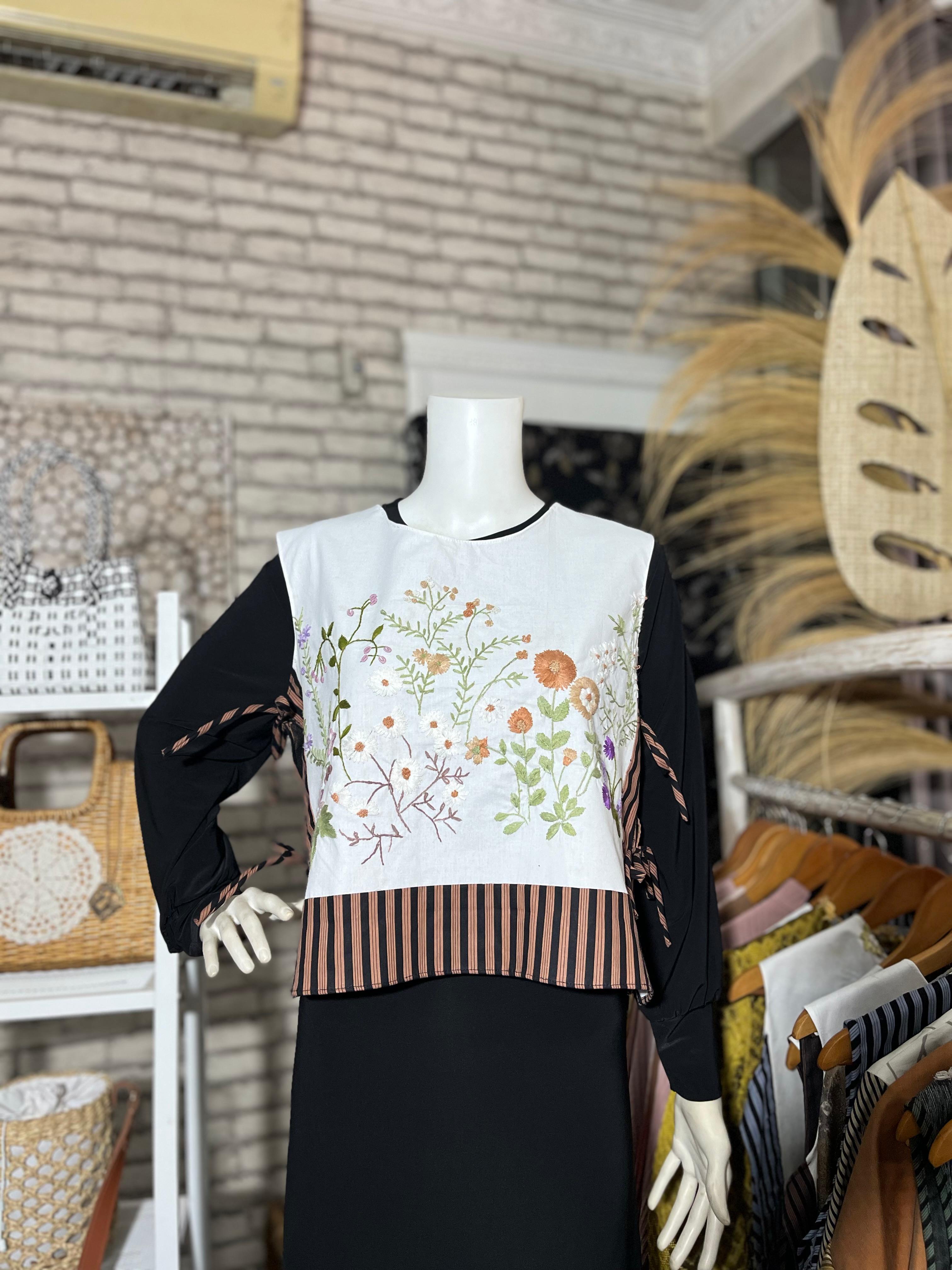 Vest Etnic Crop Kombinasi Bordir Ekslusif Tradisional Handmade Dengan Tenun dan Lurik 2