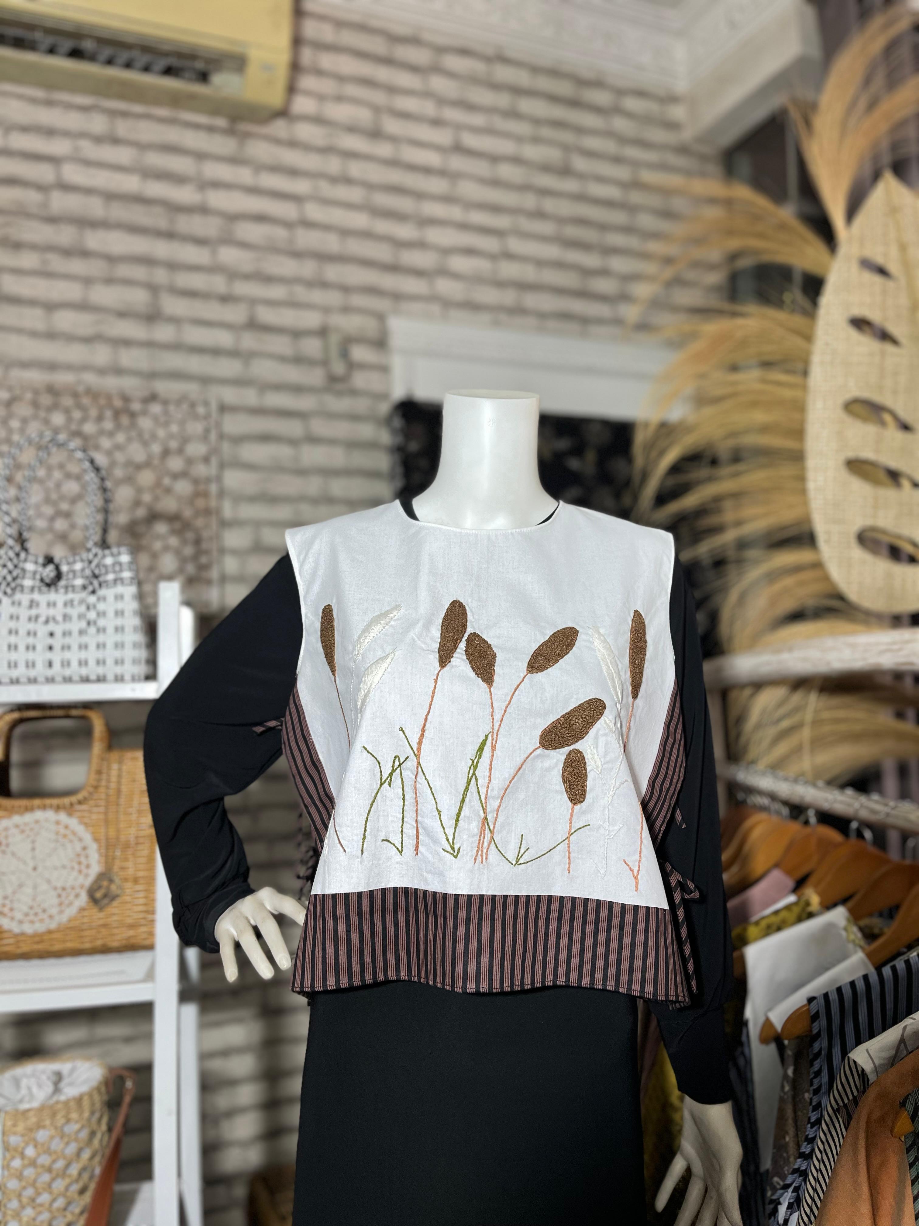 Vest Etnic Crop Kombinasi Bordir Ekslusif Tradisional Handmade Dengan Tenun dan Lurik 3