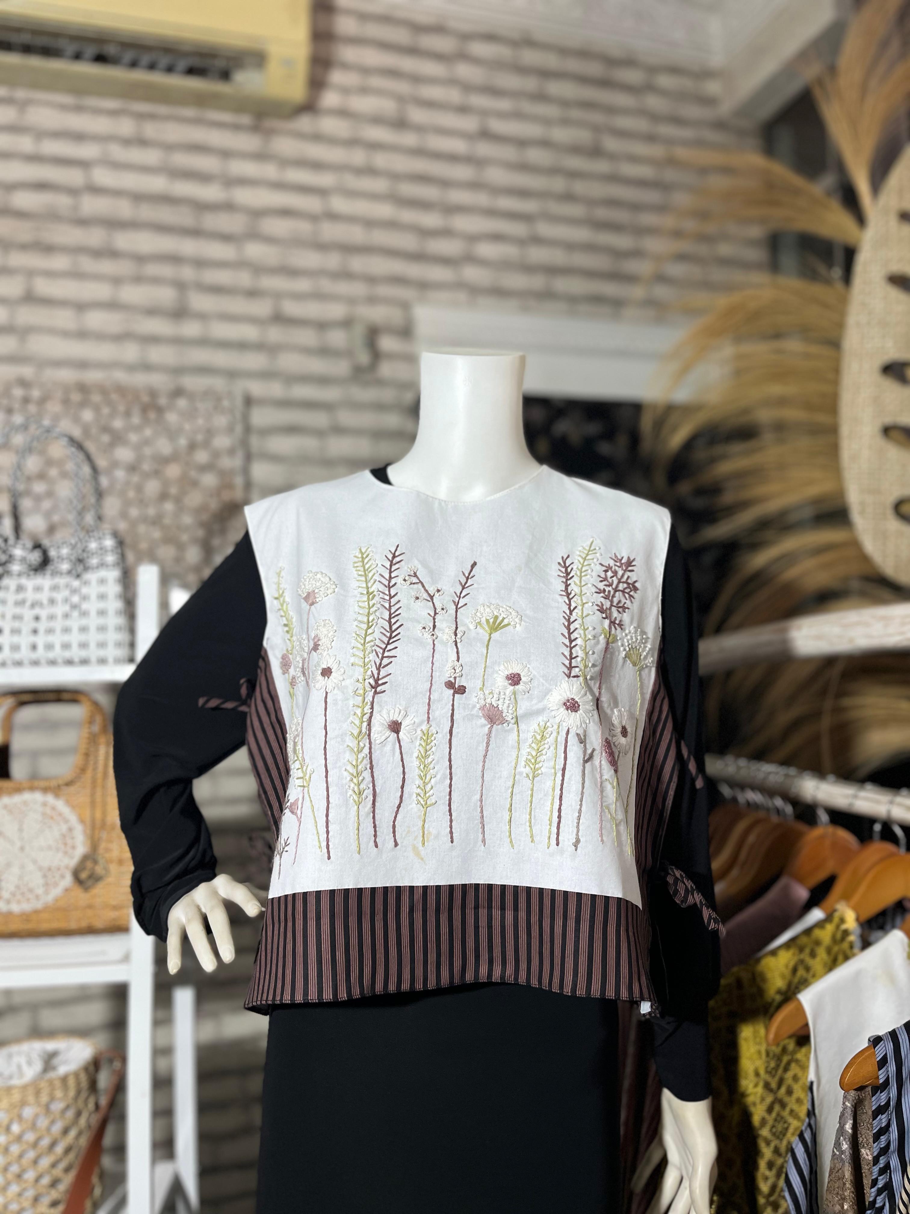 Vest Etnic Crop Kombinasi Bordir Ekslusif Tradisional Handmade Dengan Tenun dan Lurik 4