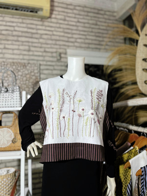 Vest Etnic Crop Kombinasi Bordir Ekslusif Tradisional Handmade Dengan Tenun dan Lurik 4