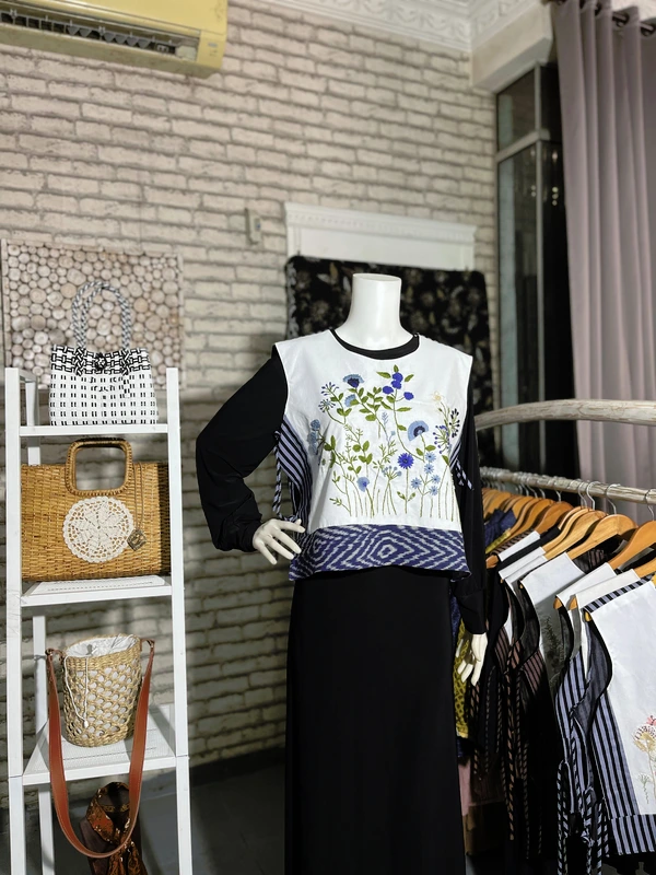 Vest Etnic Crop Kombinasi Bordir Ekslusif Tradisional Handmade Dengan Tenun dan Lurik 7