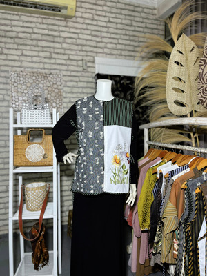 Vest Etnic Kombinasi Bordir Ekslusif Tradisional Handmade dengan Tenun dan Lurik 2