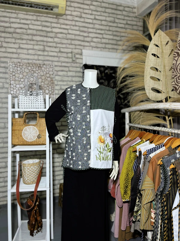 Vest Etnic Kombinasi Bordir Ekslusif Tradisional Handmade dengan Tenun dan Lurik 2