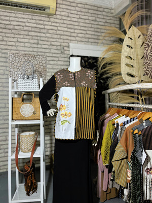 Vest Etnic Kombinasi Bordir Ekslusif Tradisional Handmade dengan Tenun dan Lurik 4