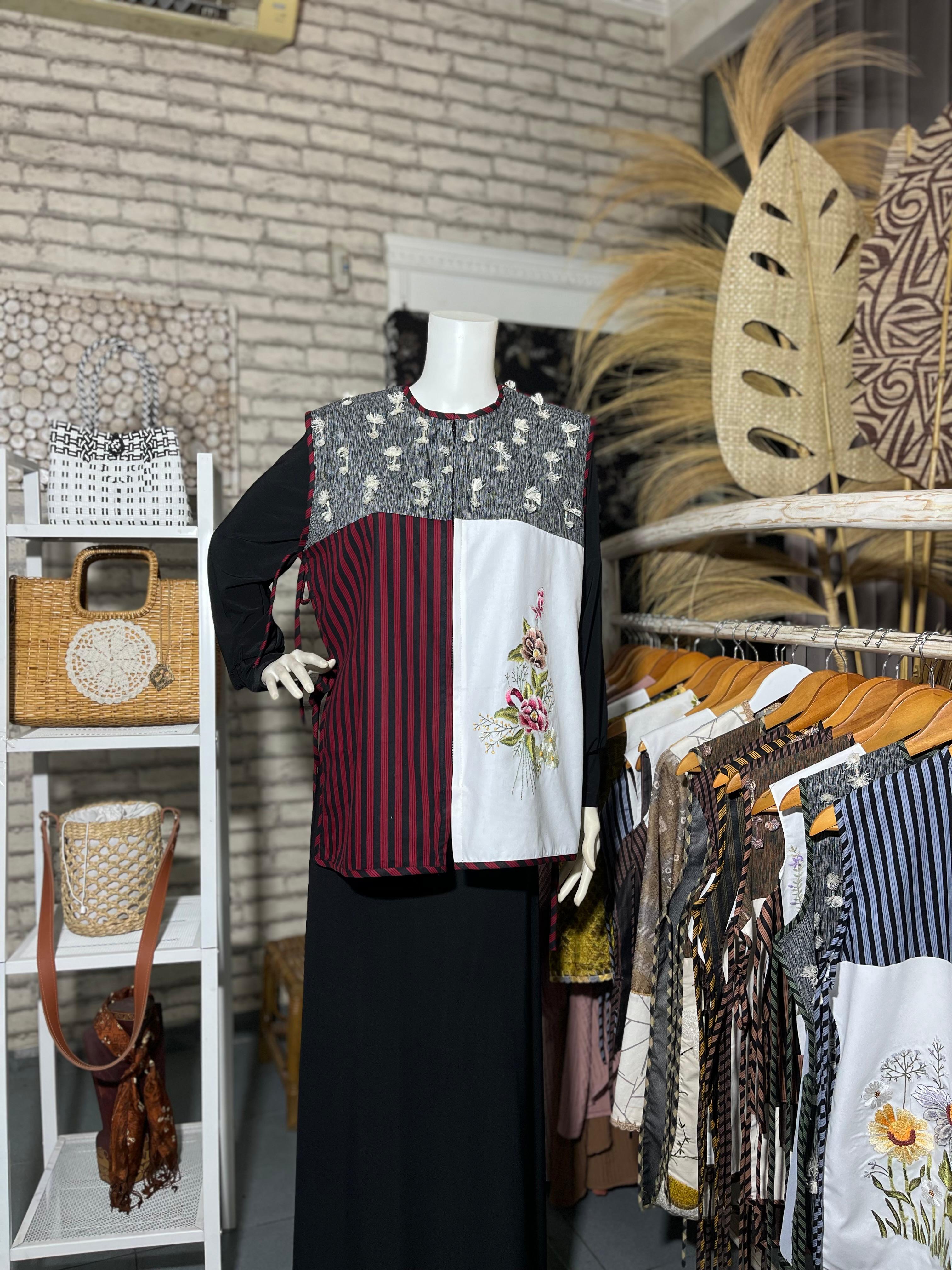 Vest Etnic Kombinasi Bordir Ekslusif Tradisional Handmade Dengan Tenun dan Lurik 6