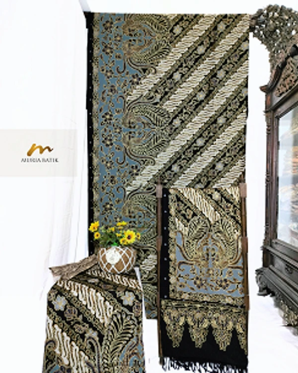 Kain Batik Tulis Perada Sarimbit 2