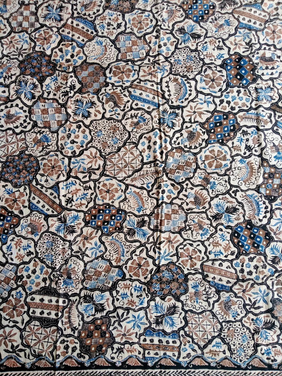 Batik Tulis Complongan Pewarna Alami Motif Kliwed