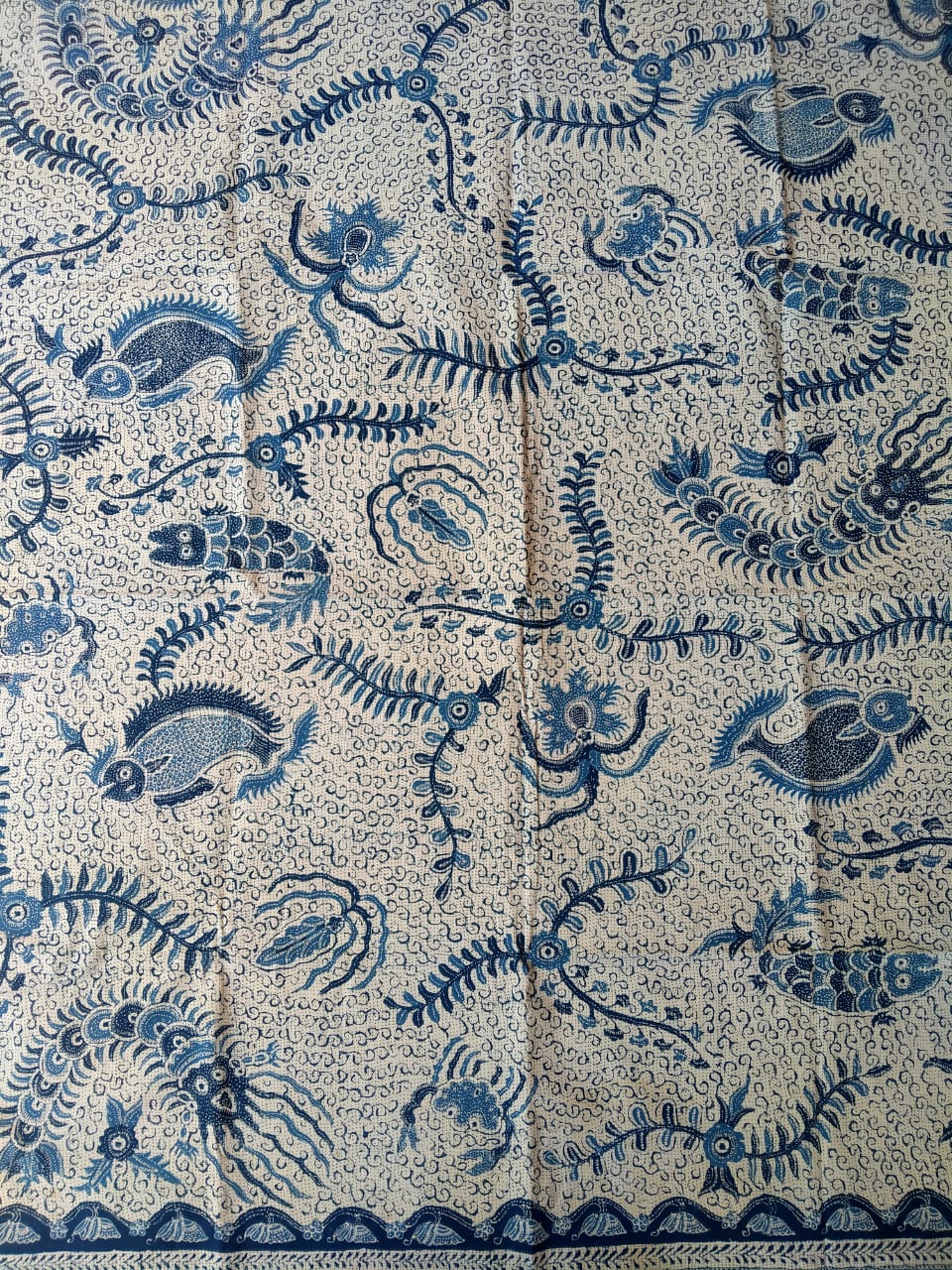 Batik Tulis Complongan Pewarna Alami motif Iwak Etong