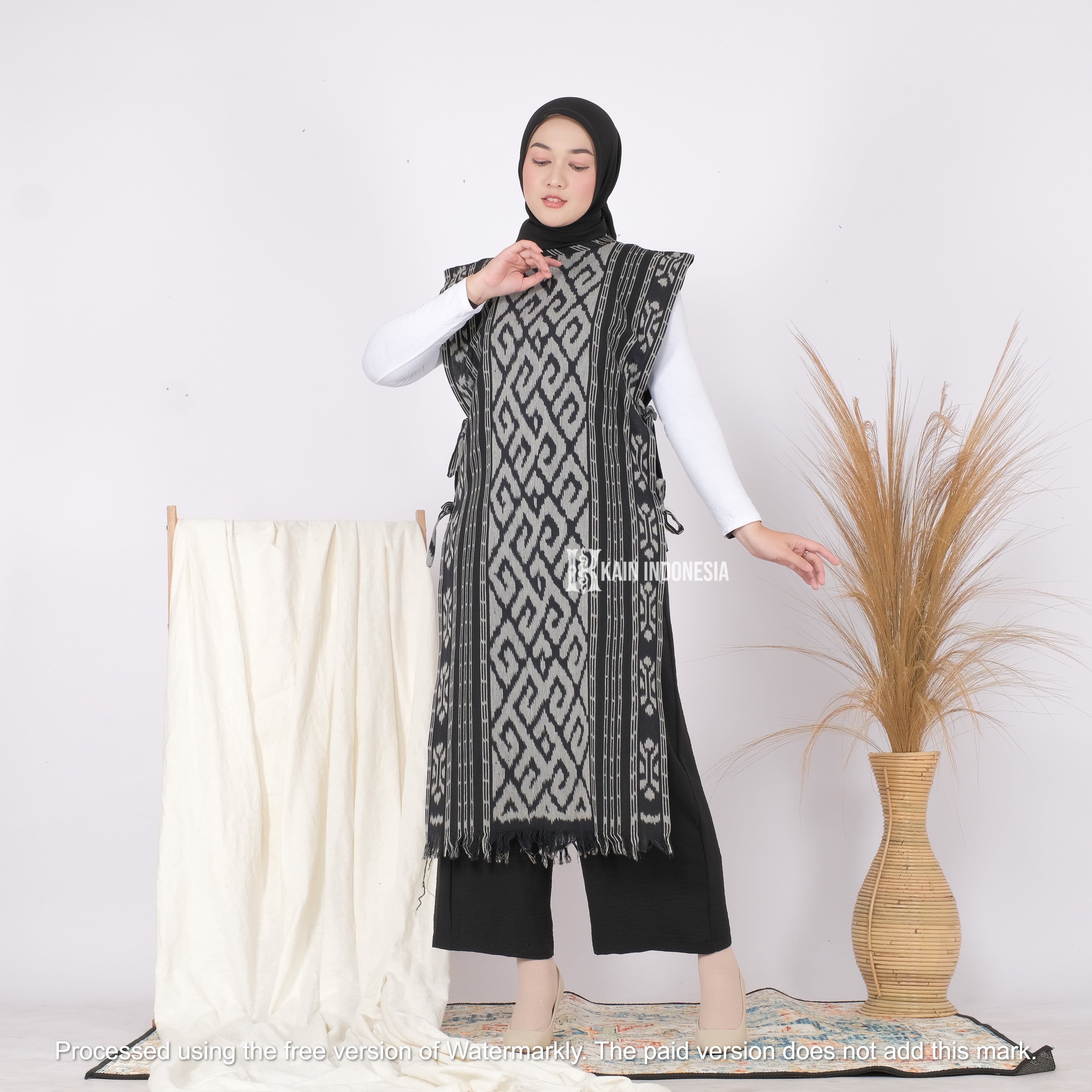 KI Outer Nadia Tenun Kinan Hitam All Size