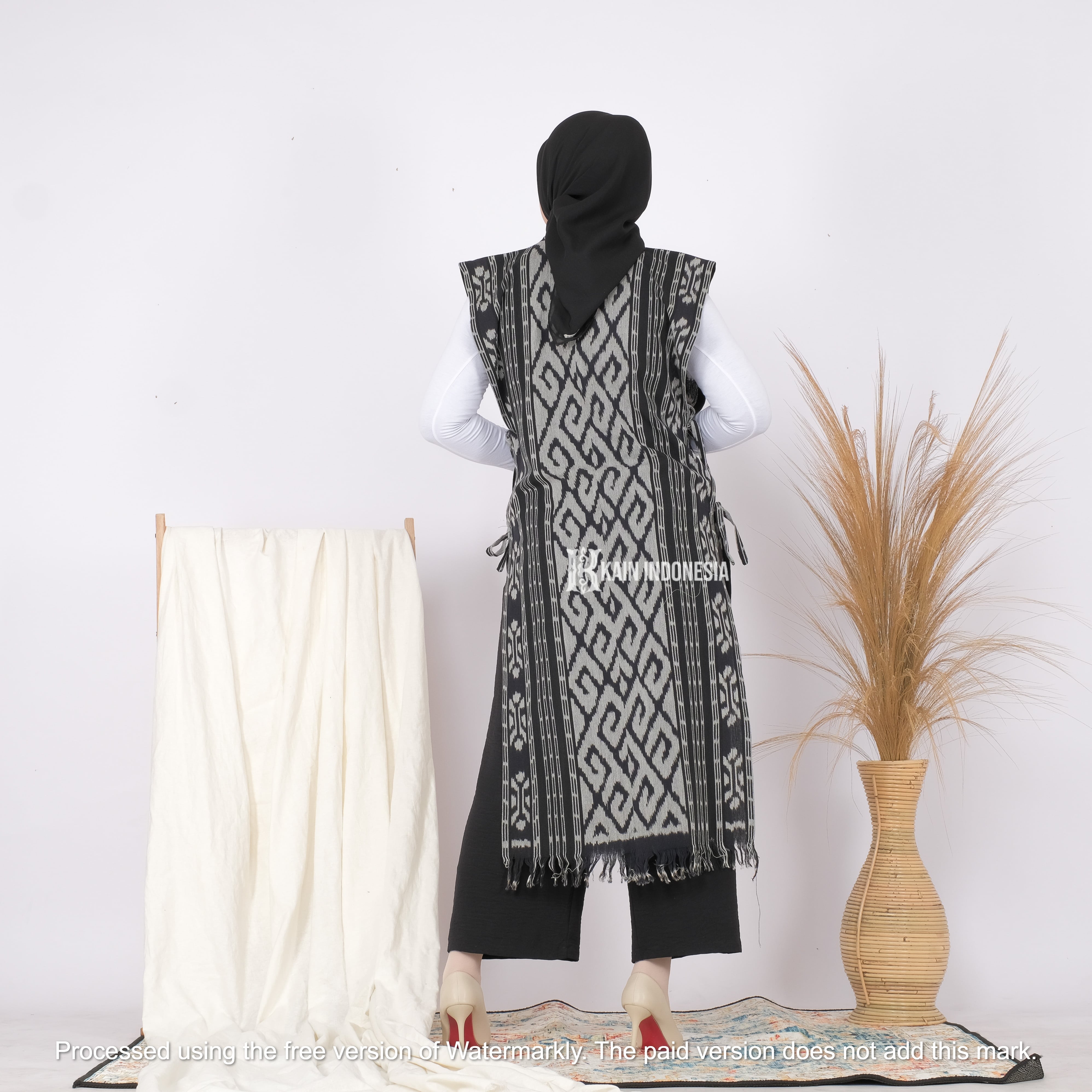 KI Outer Nadia Tenun Kinan Hitam All Size