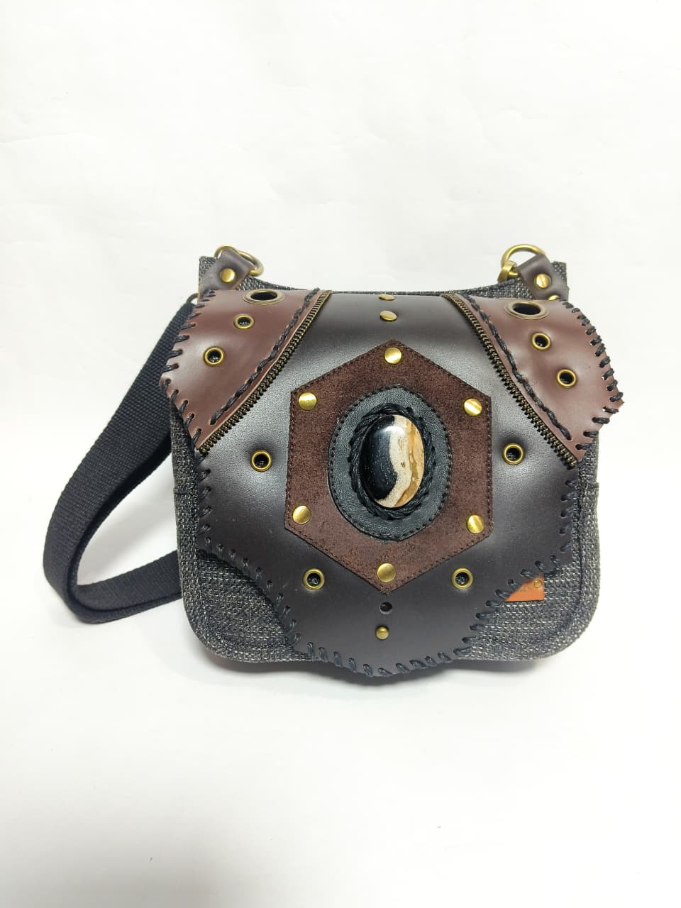 UwaisGen Tas Selempang Pria Goni Tas Selempang Kulit Asli Boho Lucian Bag