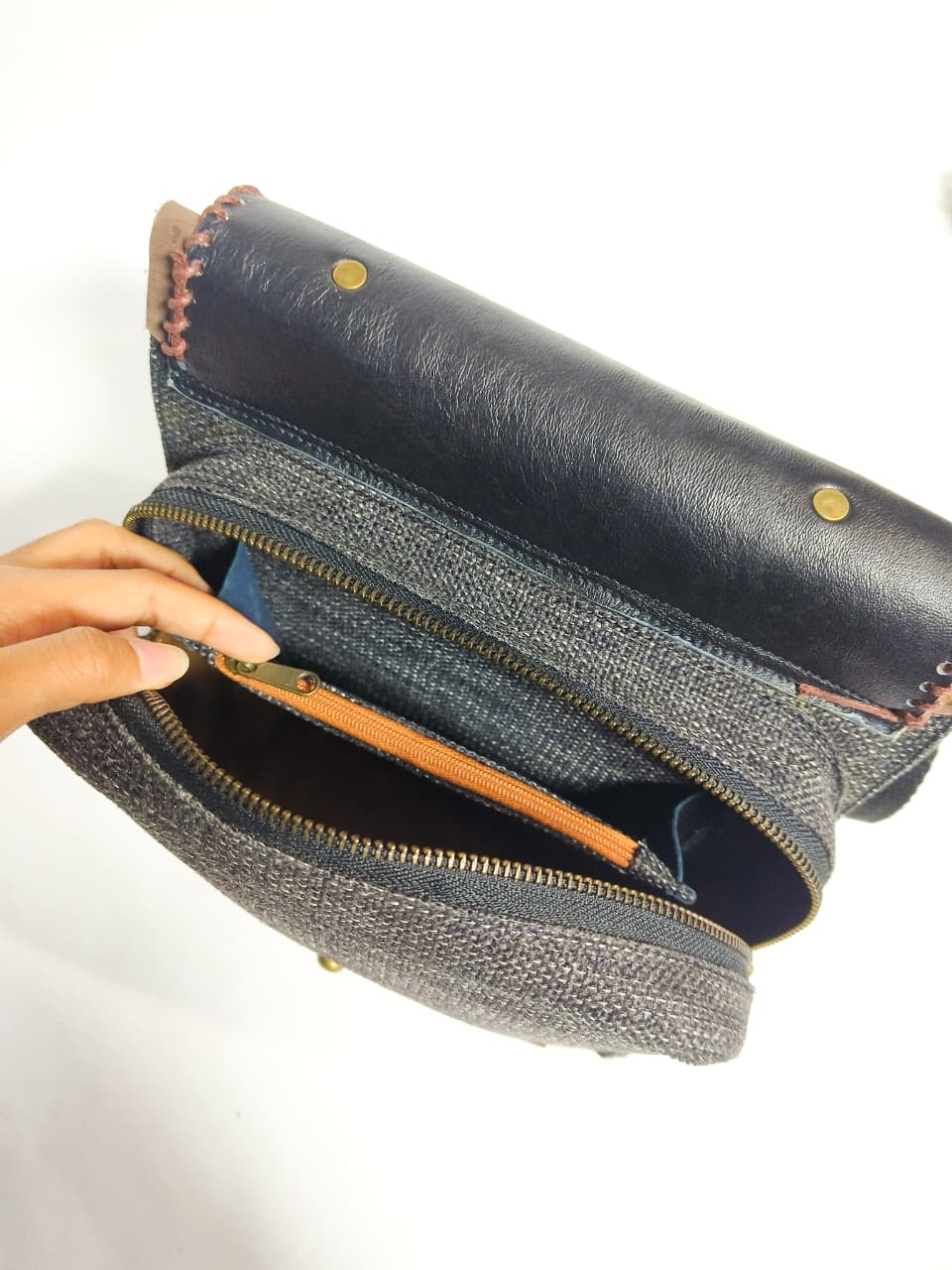 UwaisGen Tas Selempang Pria Goni Tas Selempang Kulit Asli Boho Lucian Bag