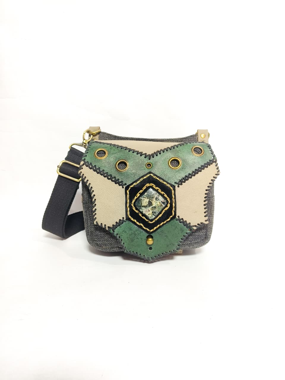 UwaisGen Tas Selempang Pria Goni Tas Selempang Kulit Asli Boho Lucian Bag