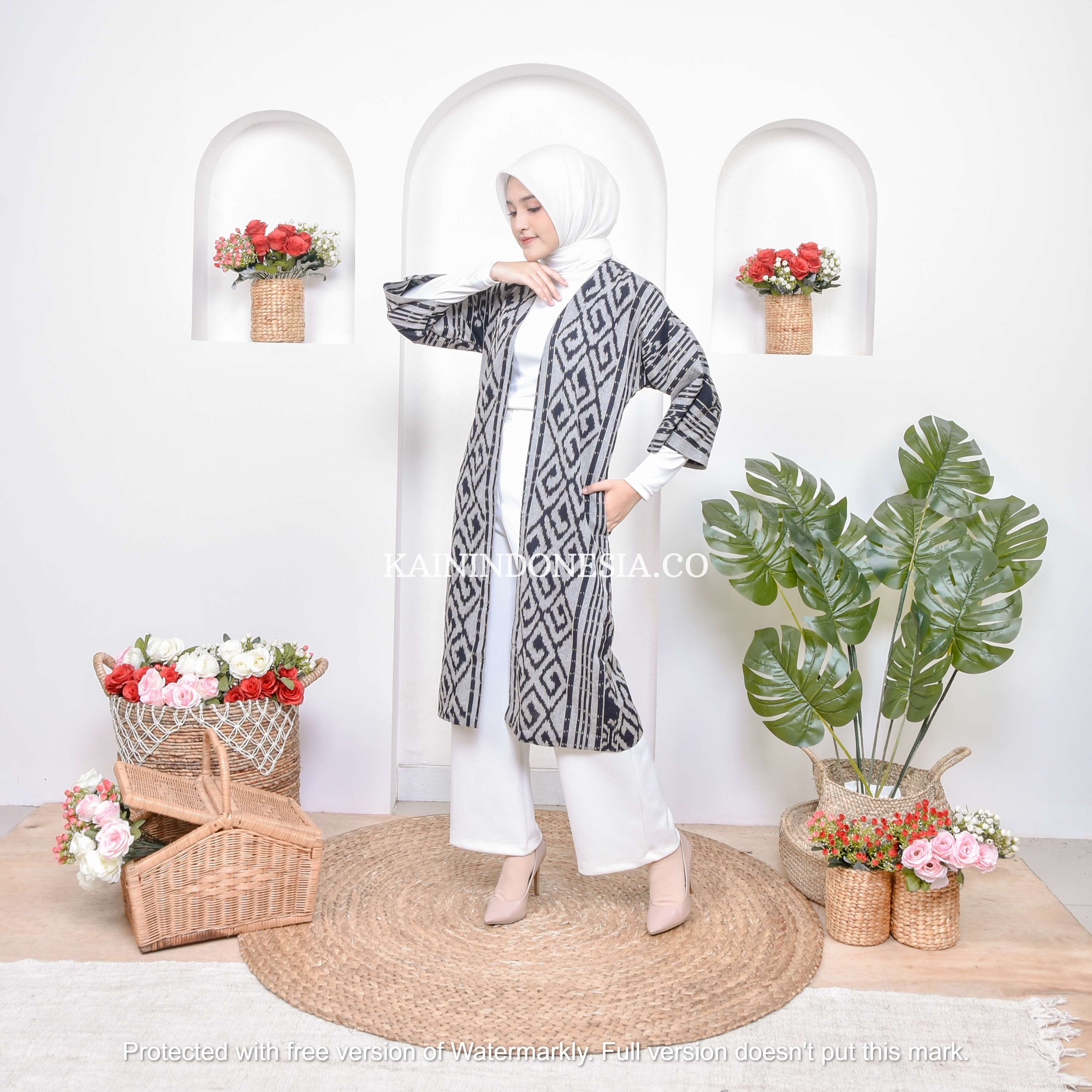 KI Outer Kimono Cardigan Kardigan Panjang Tenun Alesha Abu