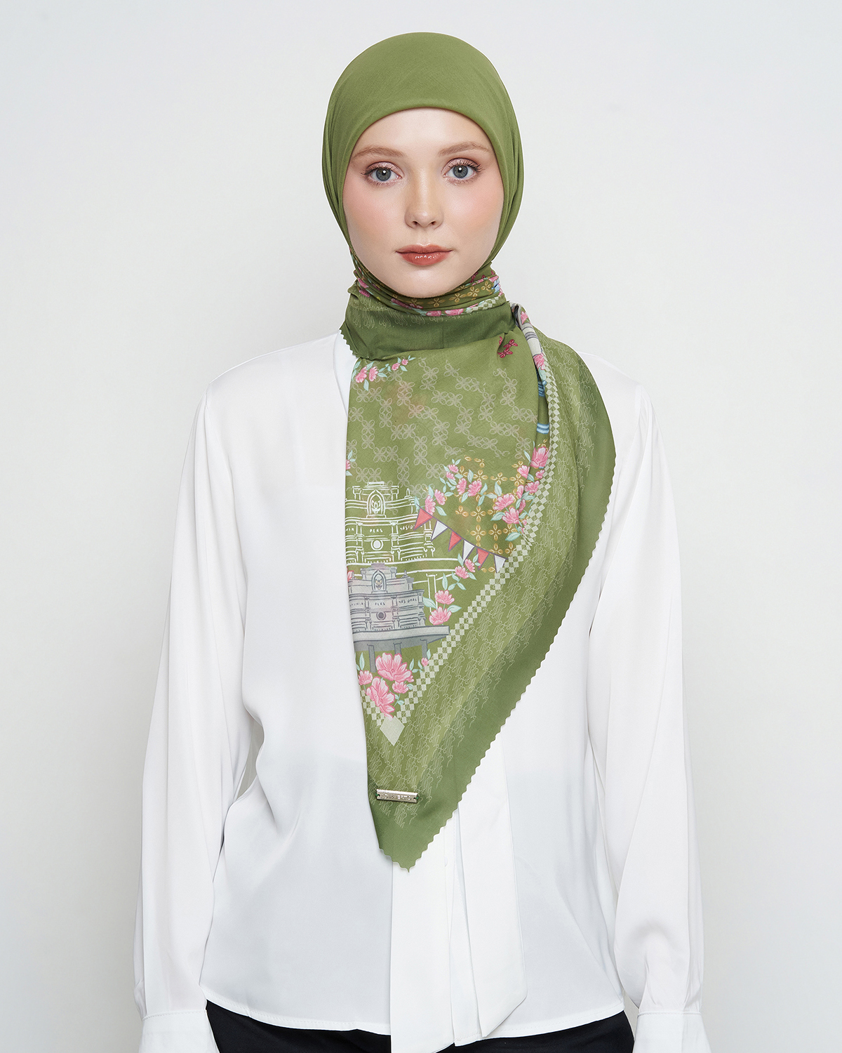 MIERTO Scarves Surakarta Series Hijab Etnik Klasik-Modern Ultrafine Premium Voile 115cm x 115cm Motif Batik Parang Elegan untuk Acara Formal & Kasual