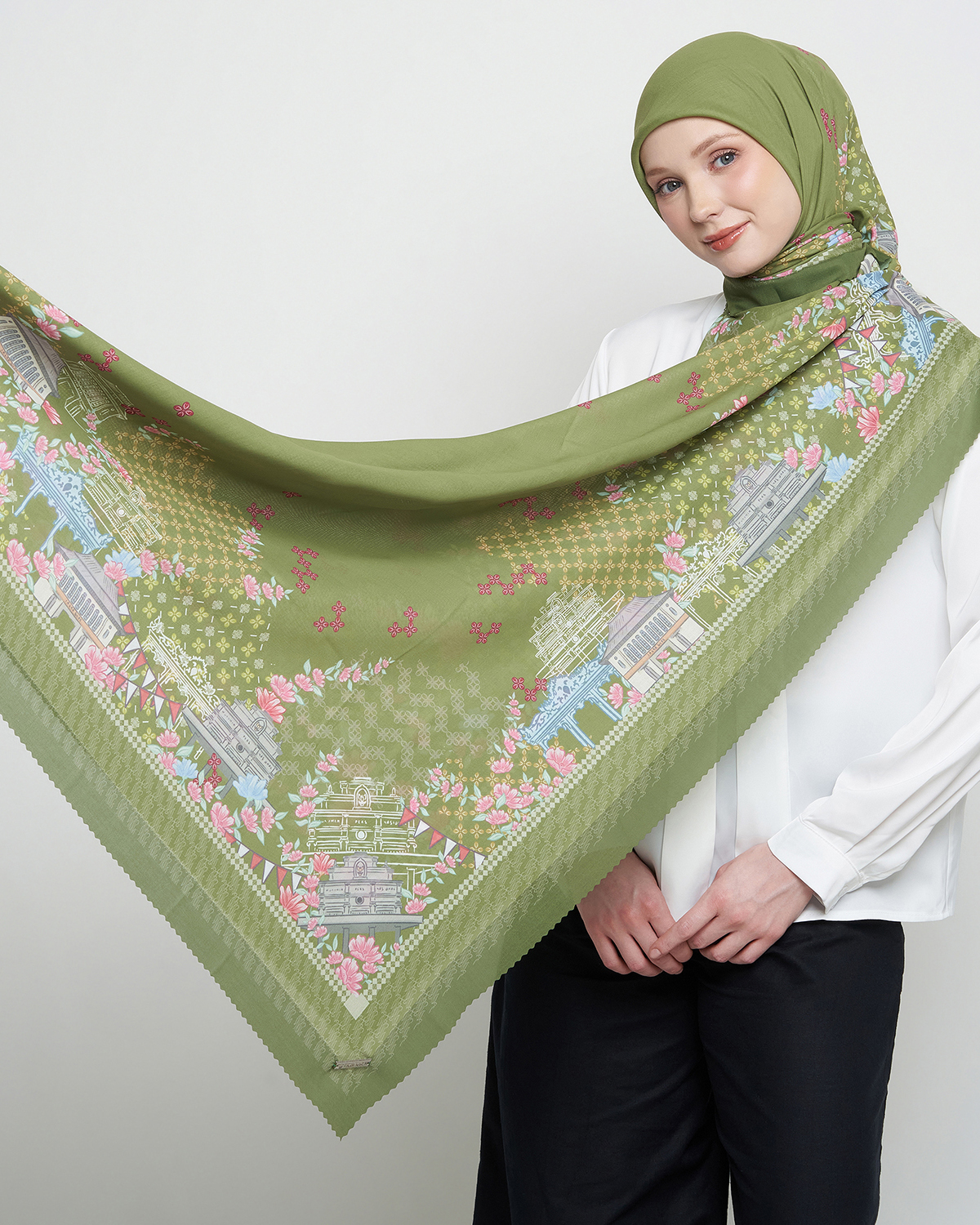 MIERTO Scarves Surakarta Series Hijab Etnik Klasik-Modern Ultrafine Premium Voile 115cm x 115cm Motif Batik Parang Elegan untuk Acara Formal & Kasual