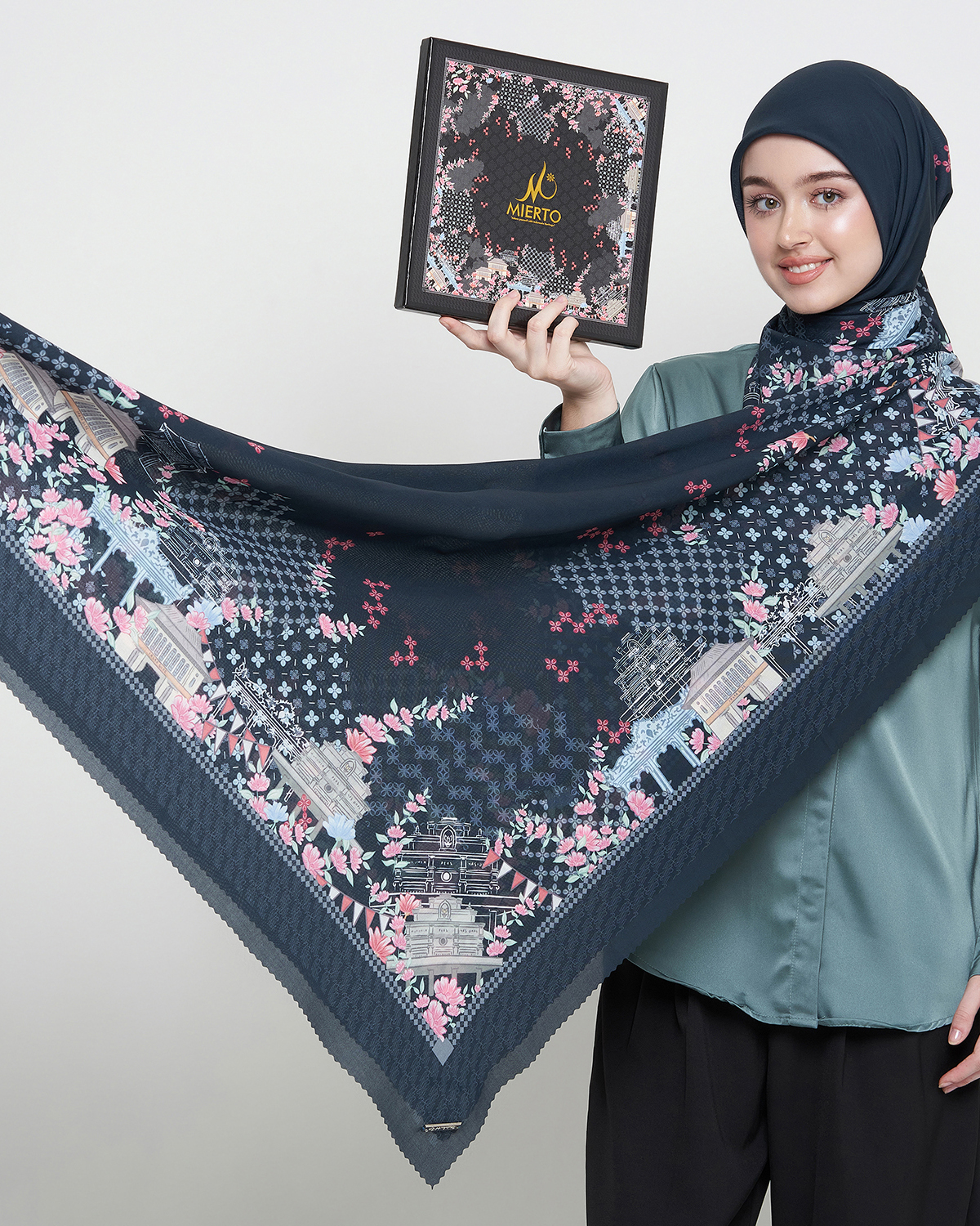MIERTO Scarves Surakarta Series Hijab Etnik Klasik-Modern Ultrafine Premium Voile 115cm x 115cm Motif Batik Parang Elegan untuk Acara Formal & Kasual