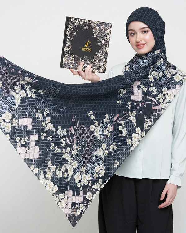 MIERTO Hijab Batik Segi Empat Etnik Modern Sekar Jagat Elegance Series HJB11 Ultrafine Premium Voile Motif Klasik Megah Ringan Nyaman Tampil Anggun Berbudaya