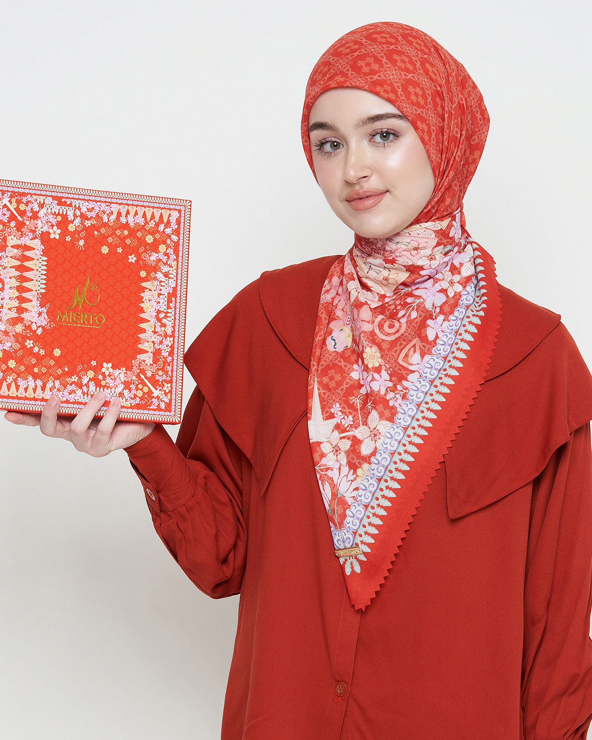 MIERTO Hijab Voal Eksklusif Tugu Monas & Ornamen Betawi Jakarta Heritage Series HJB10 Ultrafine Tryspan Voile Motif Khas Ibu Kota Cocok untuk Harian & Acara Spesial
