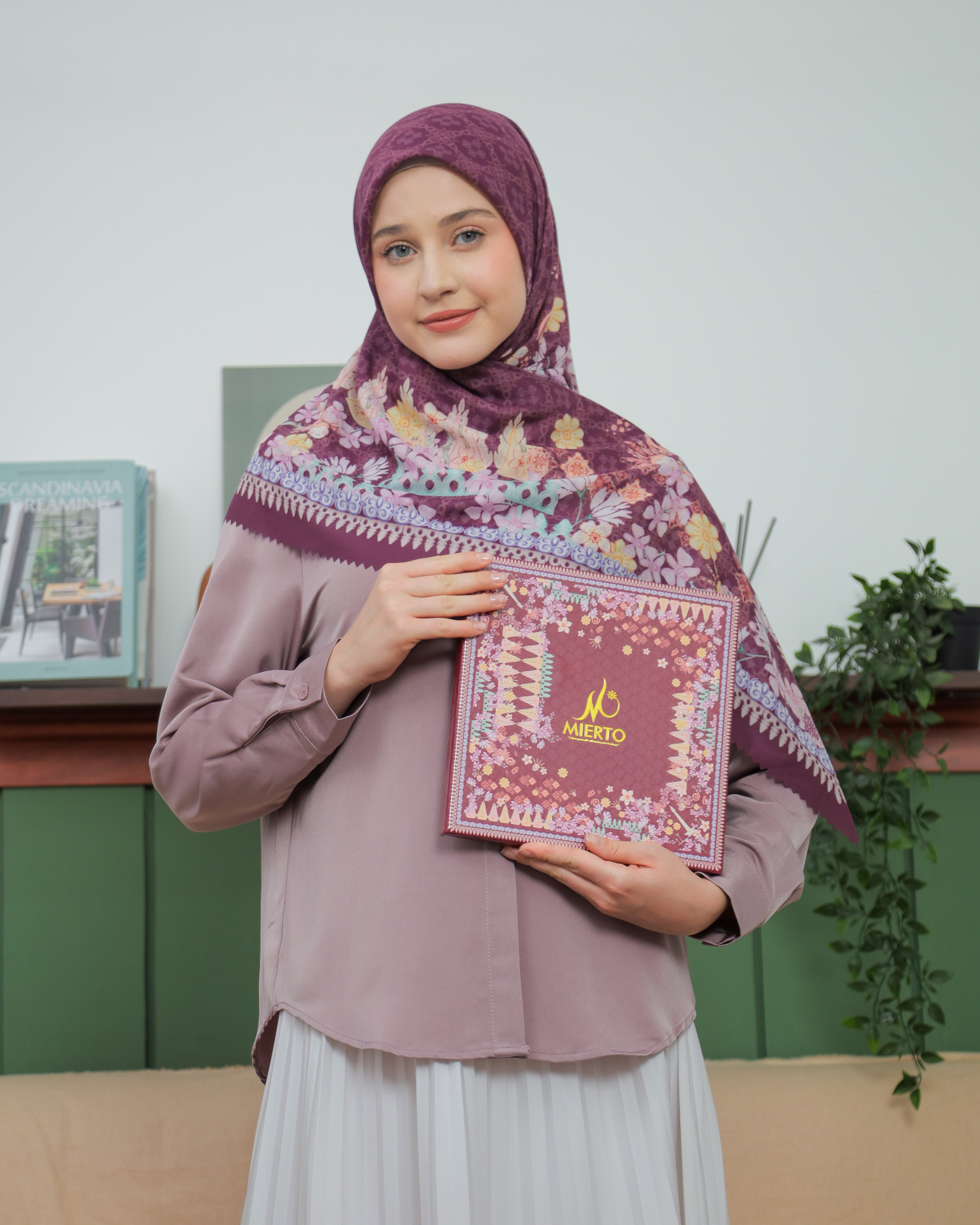 MIERTO Hijab Voal Eksklusif Tugu Monas & Ornamen Betawi Jakarta Heritage Series HJB10 Ultrafine Tryspan Voile Motif Khas Ibu Kota Cocok untuk Harian & Acara Spesial