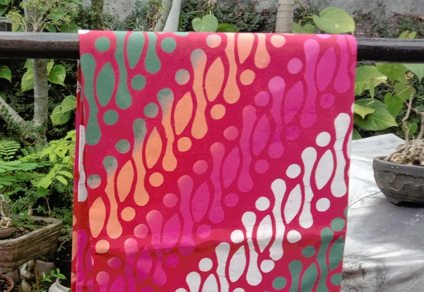 Batik cap cabut warna