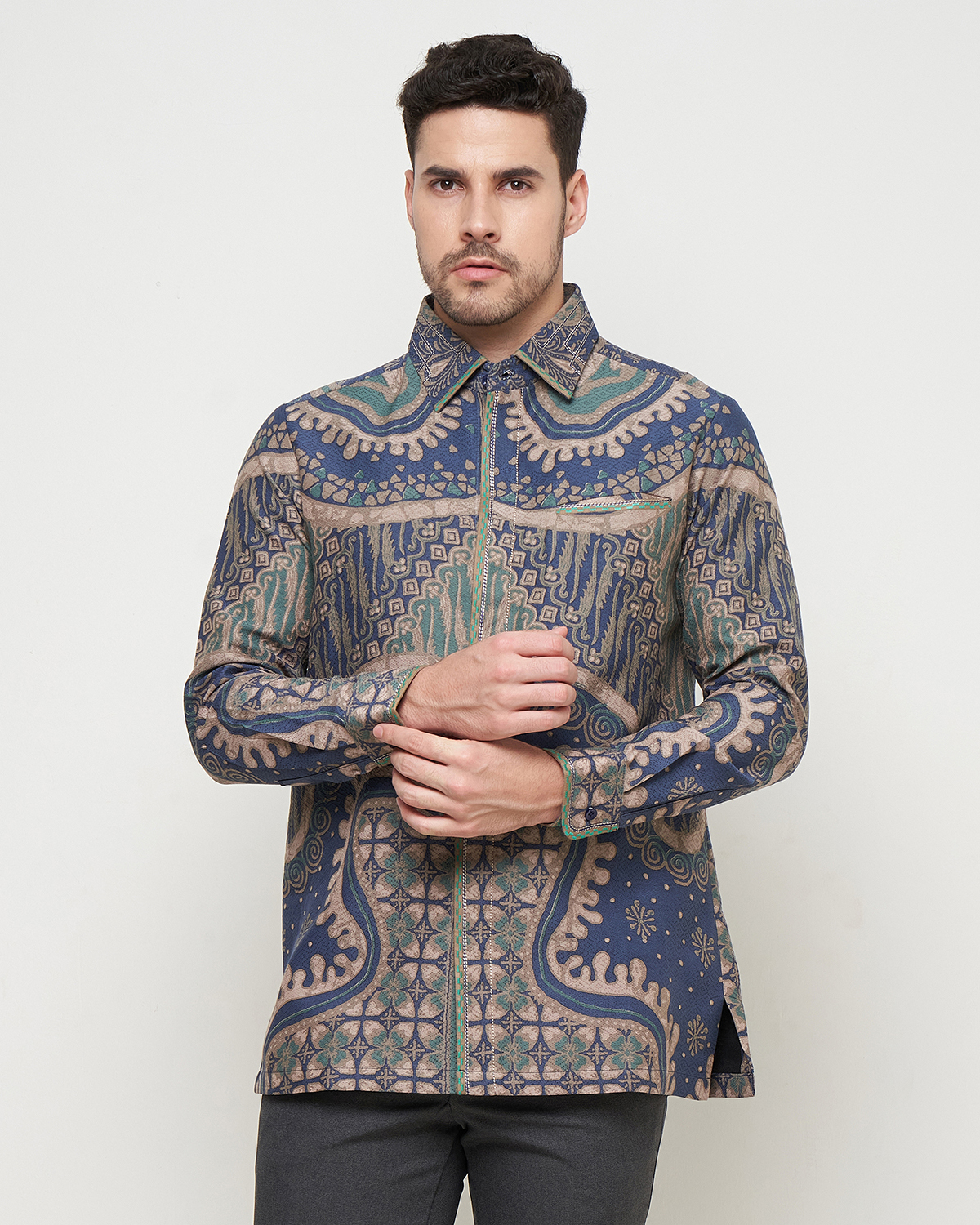 MIERTO - Kemeja Batik Lengan Panjang Doby Smoke Variasi Bordir KM14