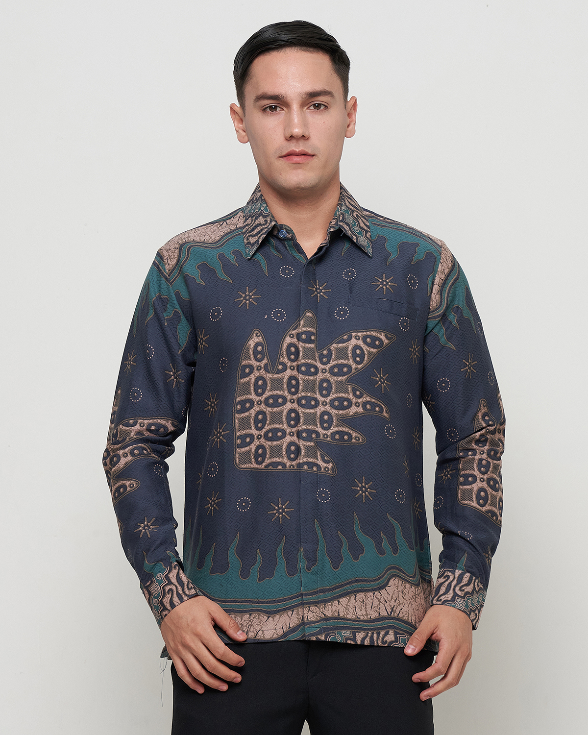 MIERTO - Kemeja Batik Pria Modern Lengan Panjang Katun KM16