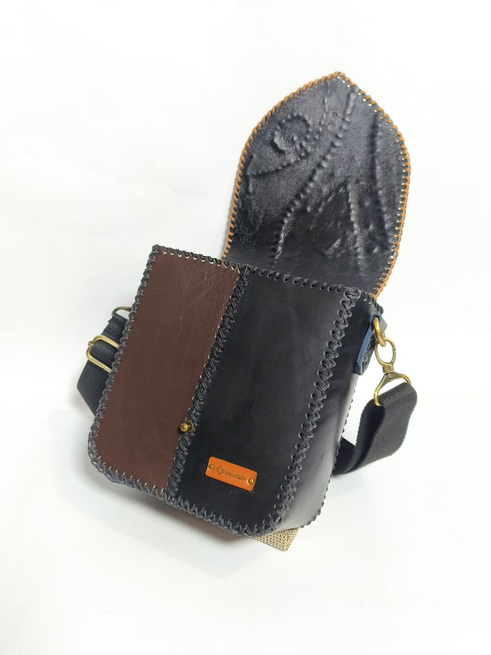 UwaisGen Tas Selempang Pria/Wanita Goni Kulit Asli Boho Caspian Bag