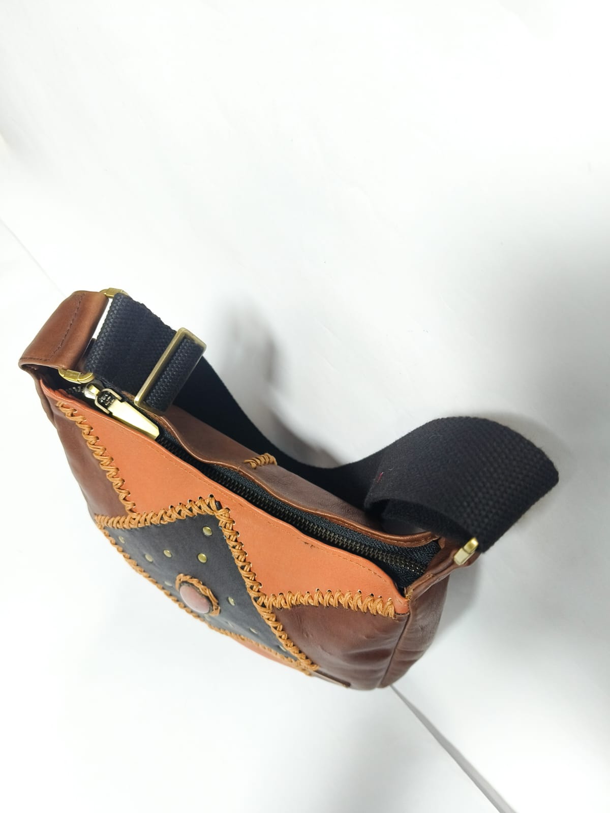 UwaisGen Tas Selempang Wanita Kulit Asli Boho Luna Bag