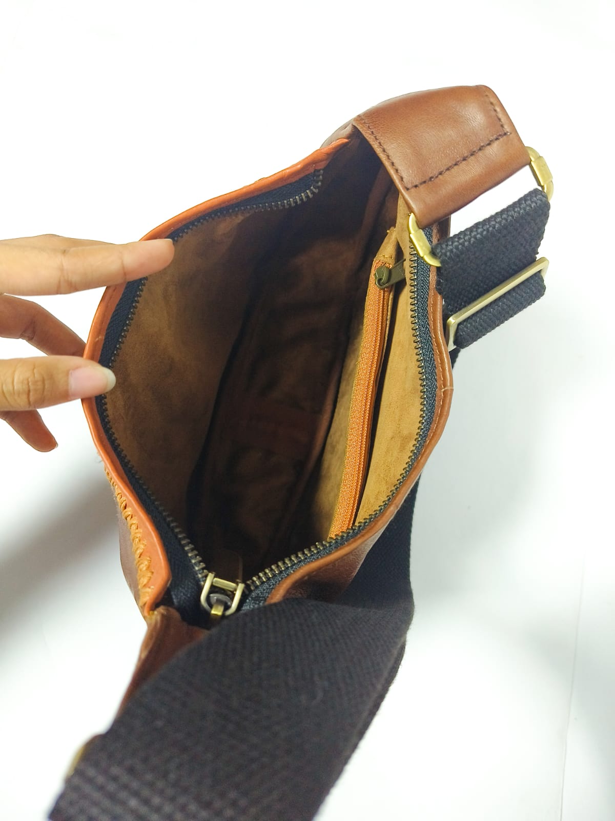 UwaisGen Tas Selempang Wanita Kulit Asli Boho Luna Bag