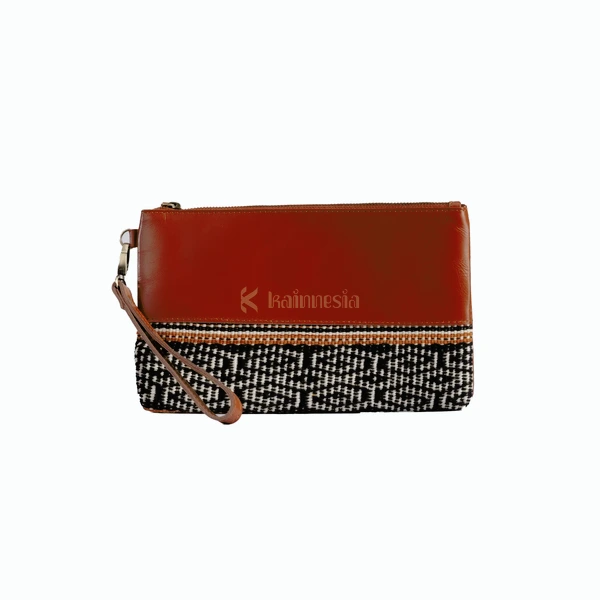 KAINNESIA Sekar Clutch - Tenun Kulit Sapi Asli