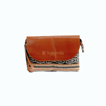 KAINNESIA Shinta Clutch - Tenun Kulit Sapi Asli