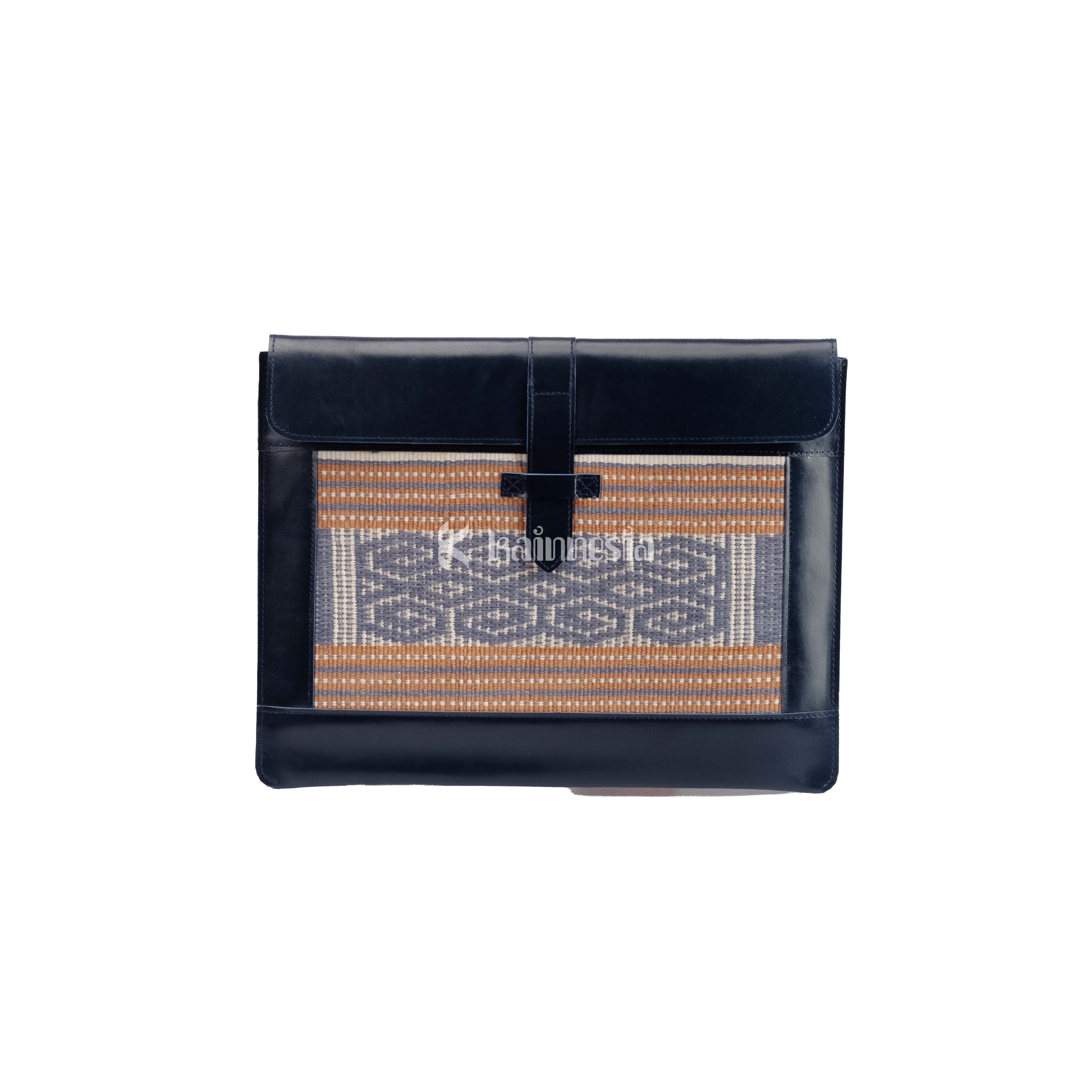 KAINNESIA Batara Laptop Sleeve Case - Tenun Kulit Sapi Asli