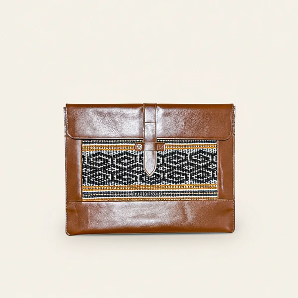 KAINNESIA Batara Laptop Sleeve Case - Tenun Kulit Sapi Asli