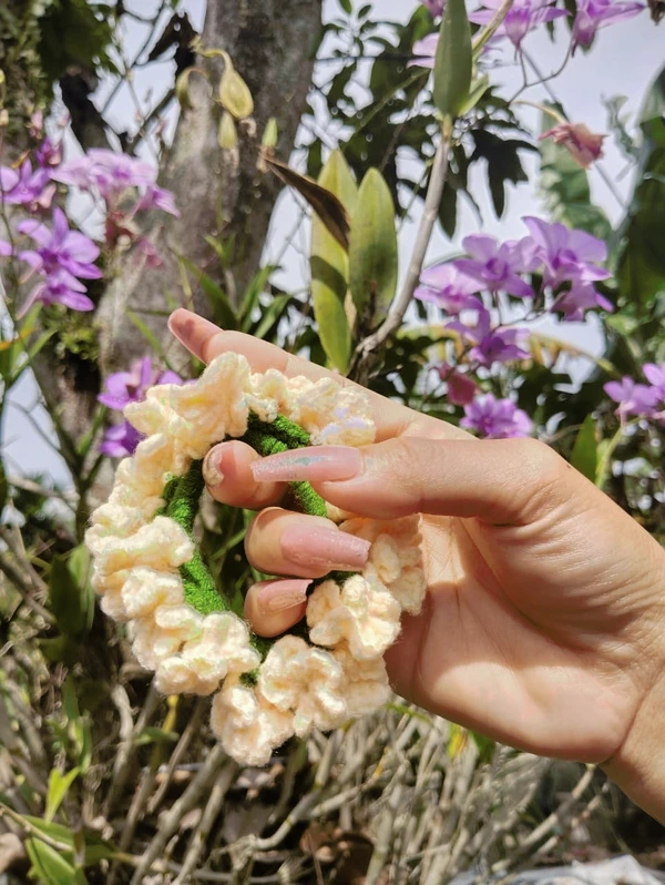 Bona Rajut. Flower Scrunchie Rajut Handmade