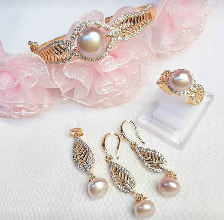 Set lengkap Mutiara tawar