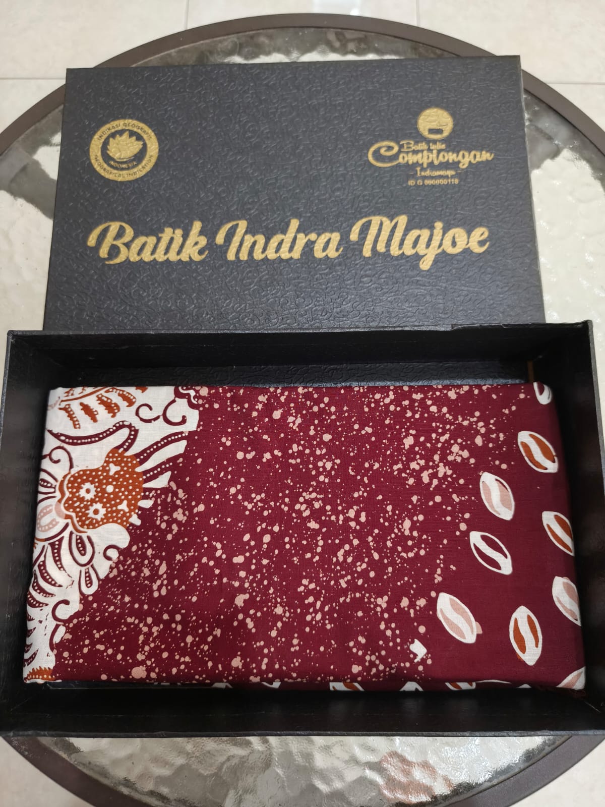 Batik Cap Motif Tiga Dimensi Ikan Etong