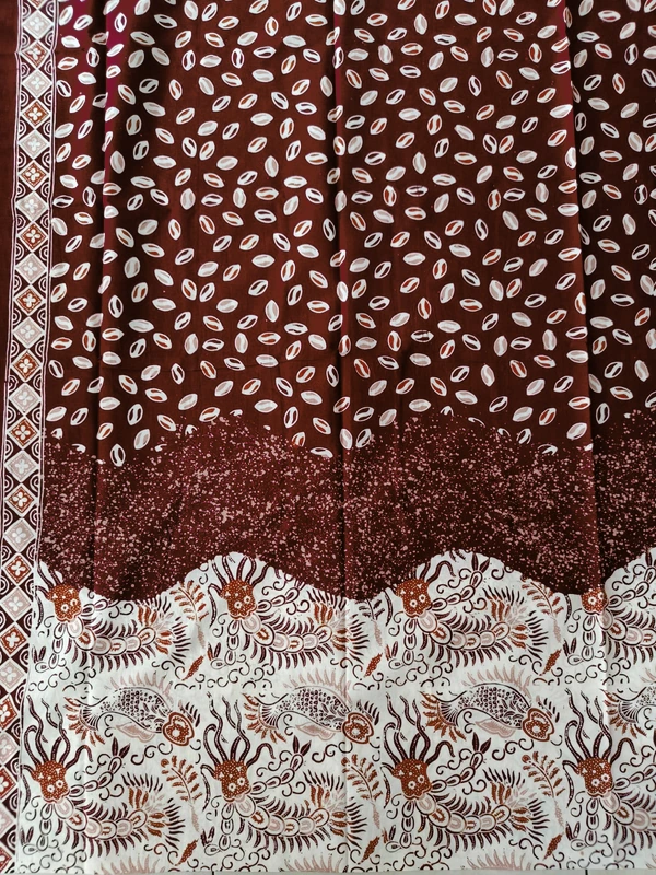 Batik Cap Motif Tiga Dimensi Ikan Etong
