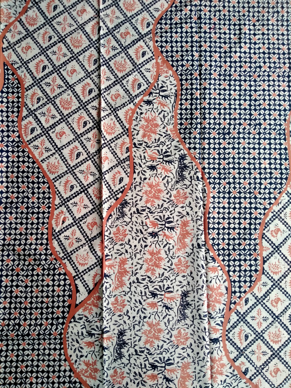 Batik Cap Motif Tiga Dimensi Swastika