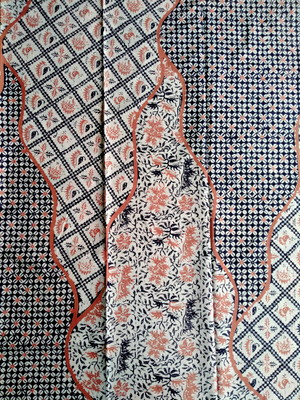 Batik Cap Motif Tiga Dimensi Swastika