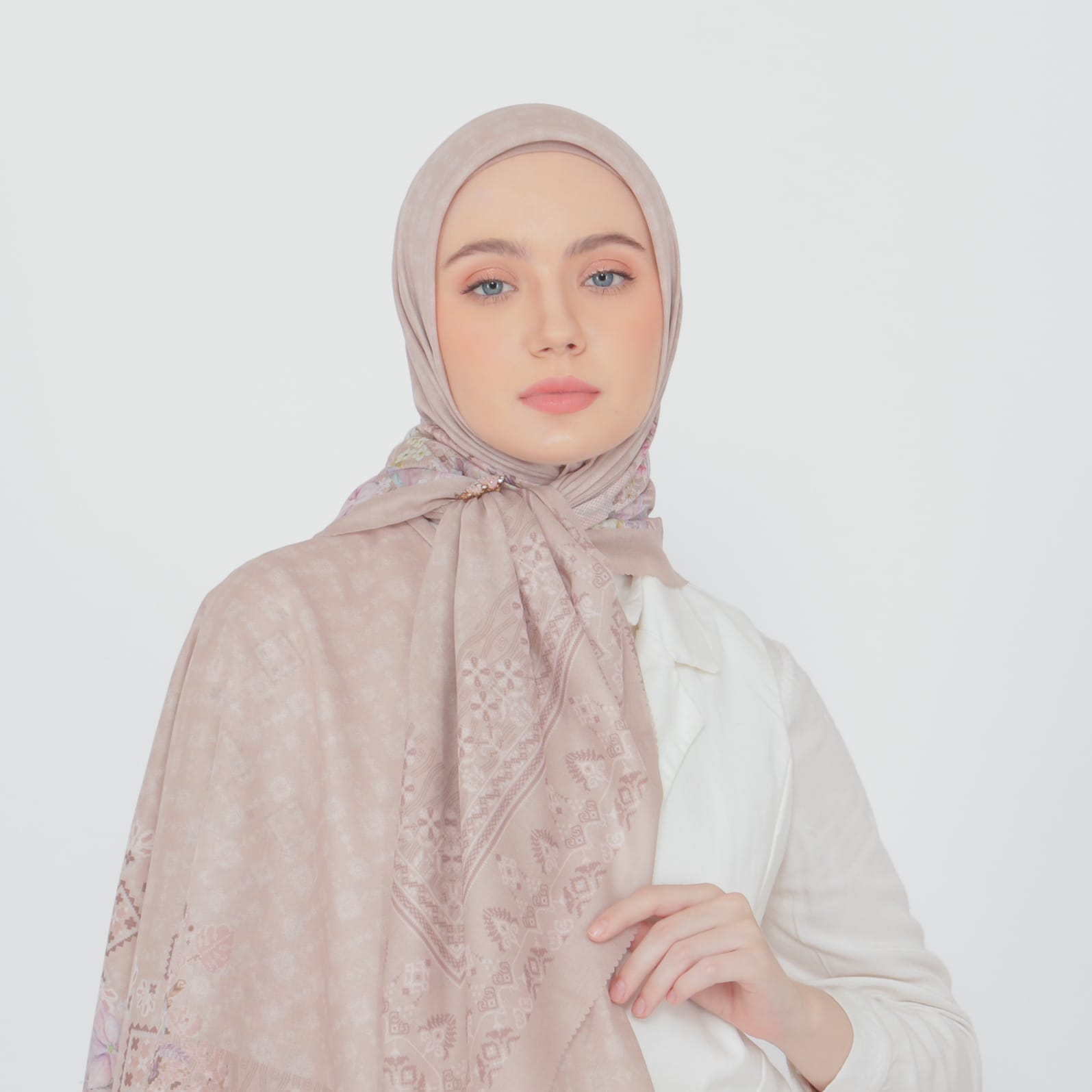 Jilbab Motif Segi Empat - Pesona Series